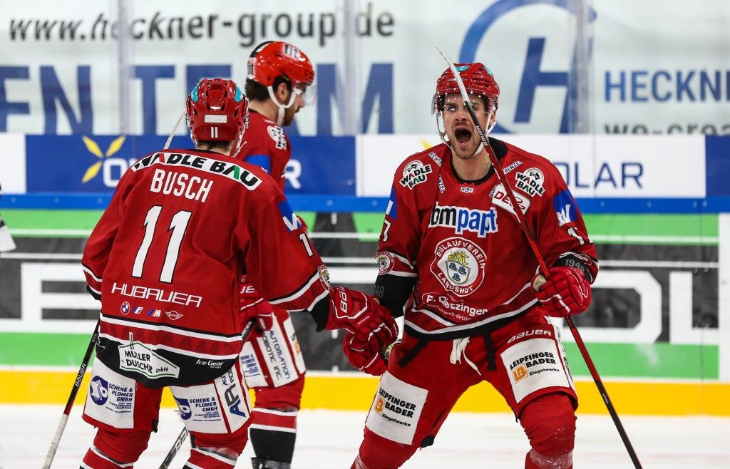 Sechs Tore und ausverkauftes Haus EV Landshut zittert sich zu enorm